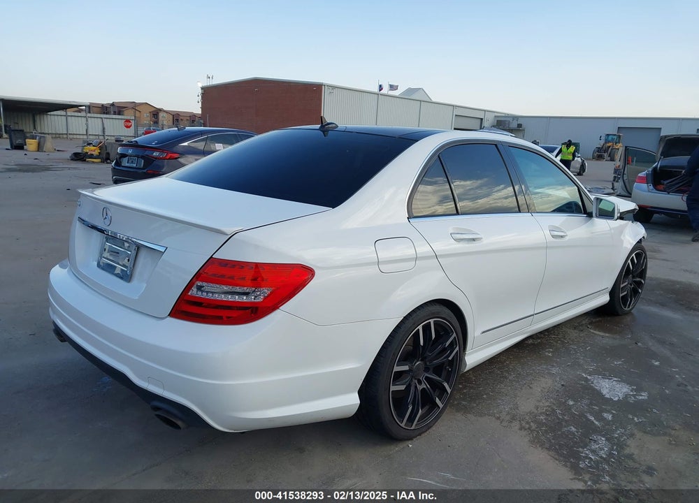 2013 MERCEDES-BENZ C 350 VIN: WDDGF5HB5DA748460