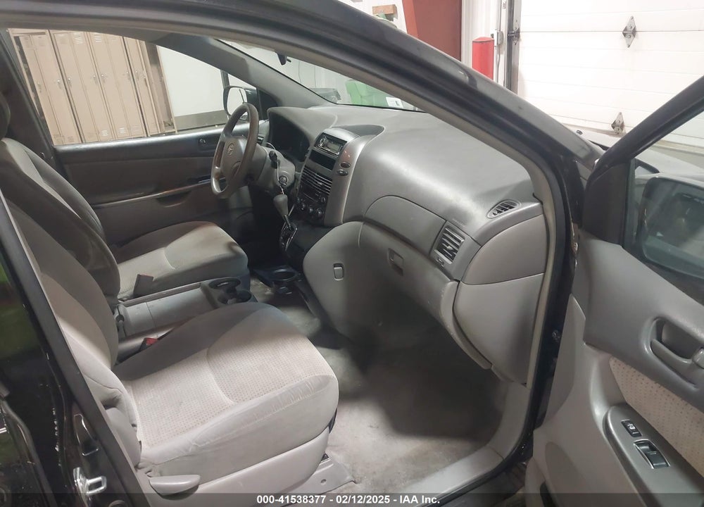 2008 TOYOTA SIENNA CE/LE VIN: 5TDZK23C88S211779