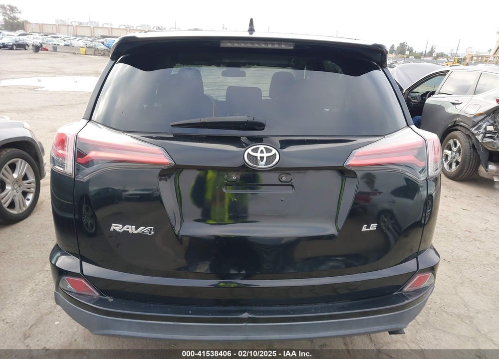 2018 TOYOTA RAV4 LE VIN: 2T3ZFREV4JW435082