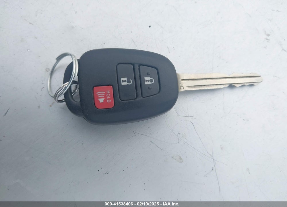 2018 TOYOTA RAV4 LE VIN: 2T3ZFREV4JW435082
