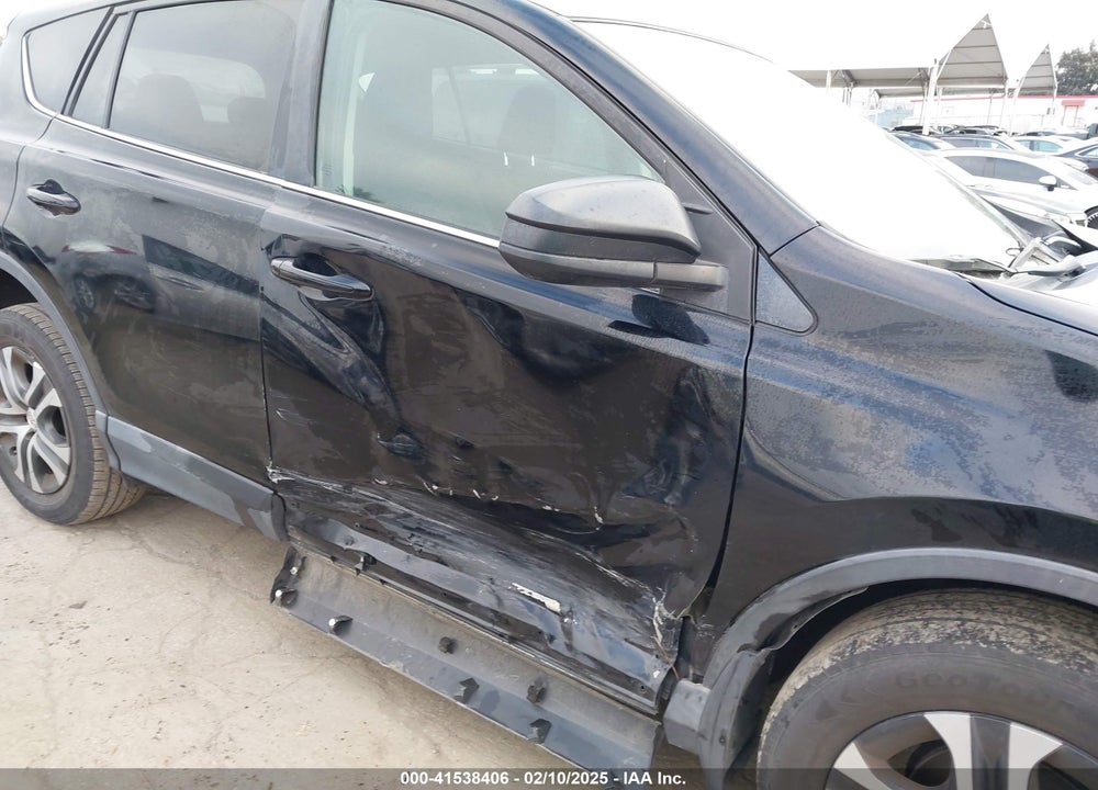 2018 TOYOTA RAV4 LE VIN: 2T3ZFREV4JW435082