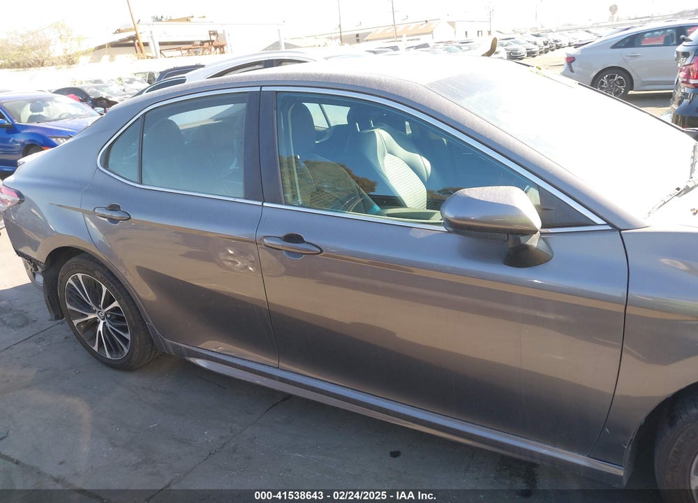 2018 TOYOTA CAMRY VIN: 4T1B11HK5JU660719