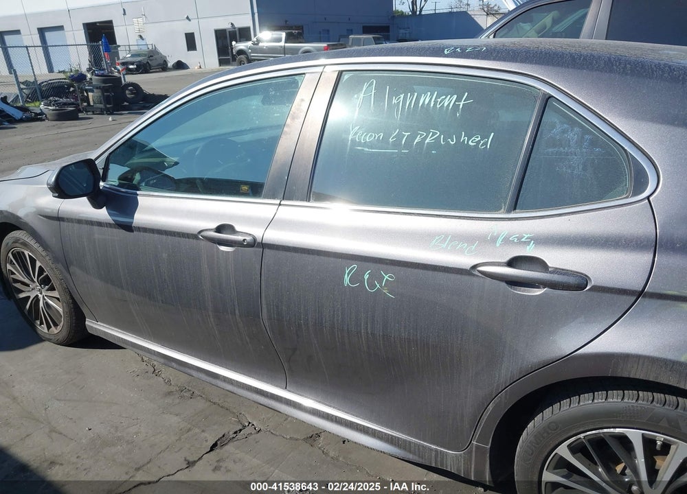2018 TOYOTA CAMRY VIN: 4T1B11HK5JU660719