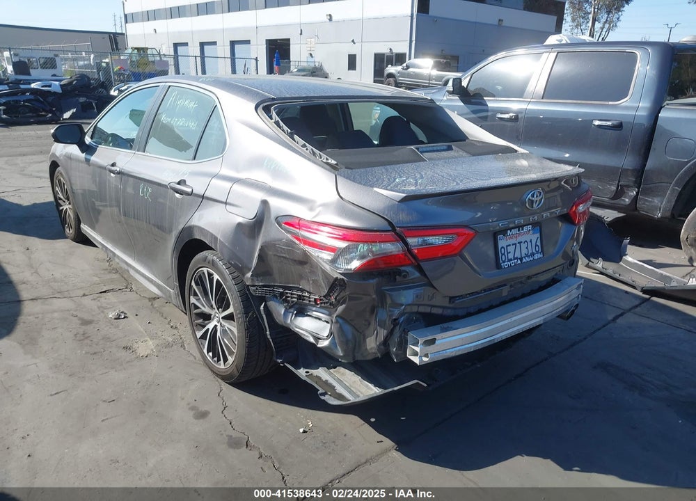 2018 TOYOTA CAMRY VIN: 4T1B11HK5JU660719