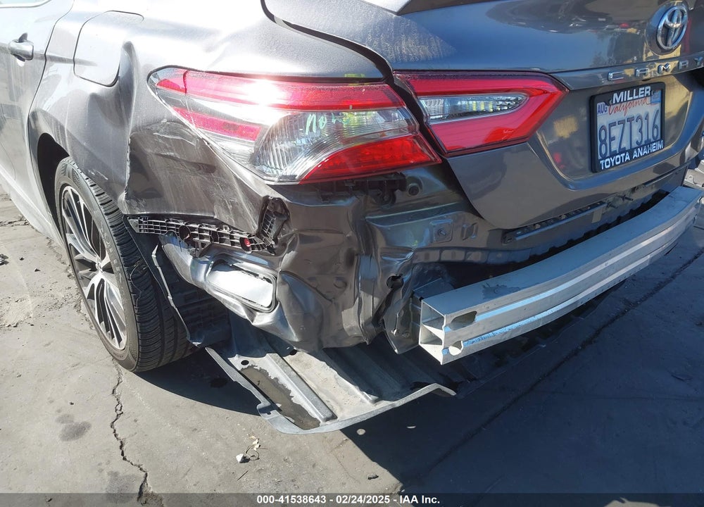 2018 TOYOTA CAMRY VIN: 4T1B11HK5JU660719