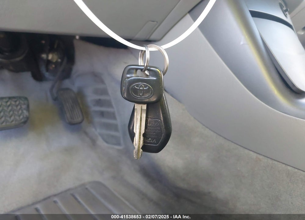 2005 TOYOTA CAMRY STD/ VIN: 4T1BE32K95U545782