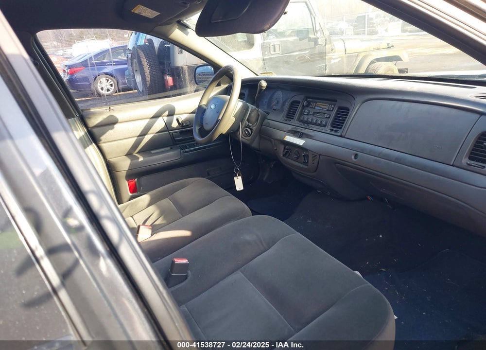 2005 FORD CROWN VICTORIA POLICE VIN: 2FAHP71W95X170821