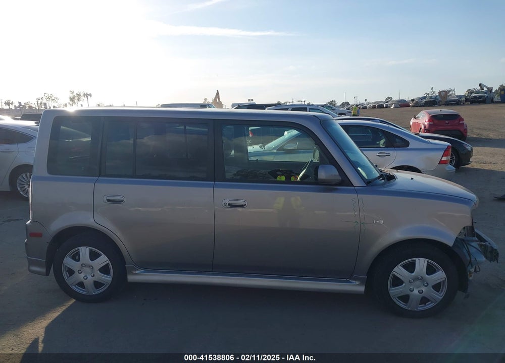 2005 SCION XB VIN: JTLKT324150175550