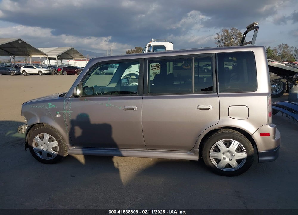 2005 SCION XB VIN: JTLKT324150175550