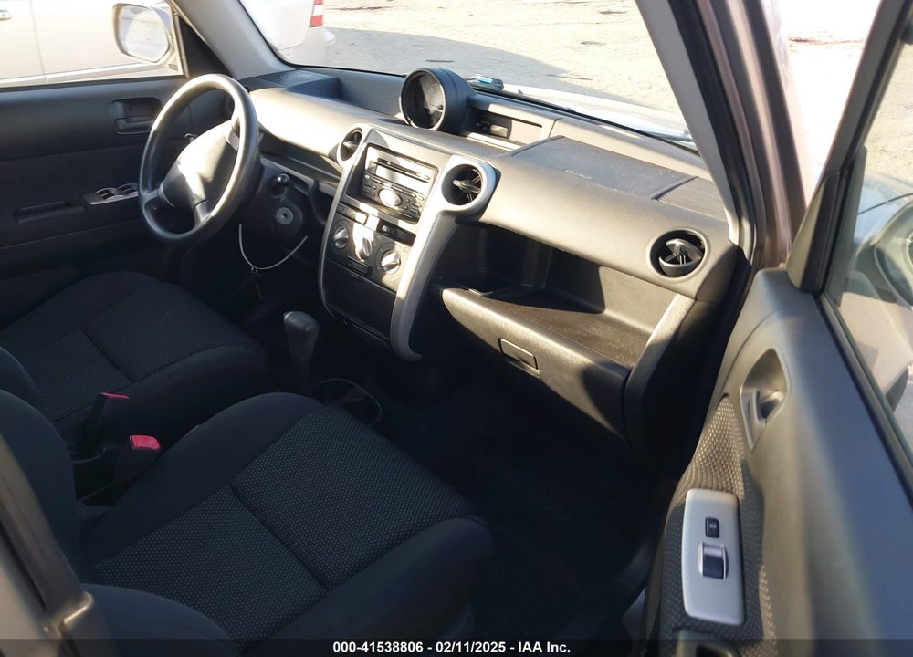 2005 SCION XB VIN: JTLKT324150175550