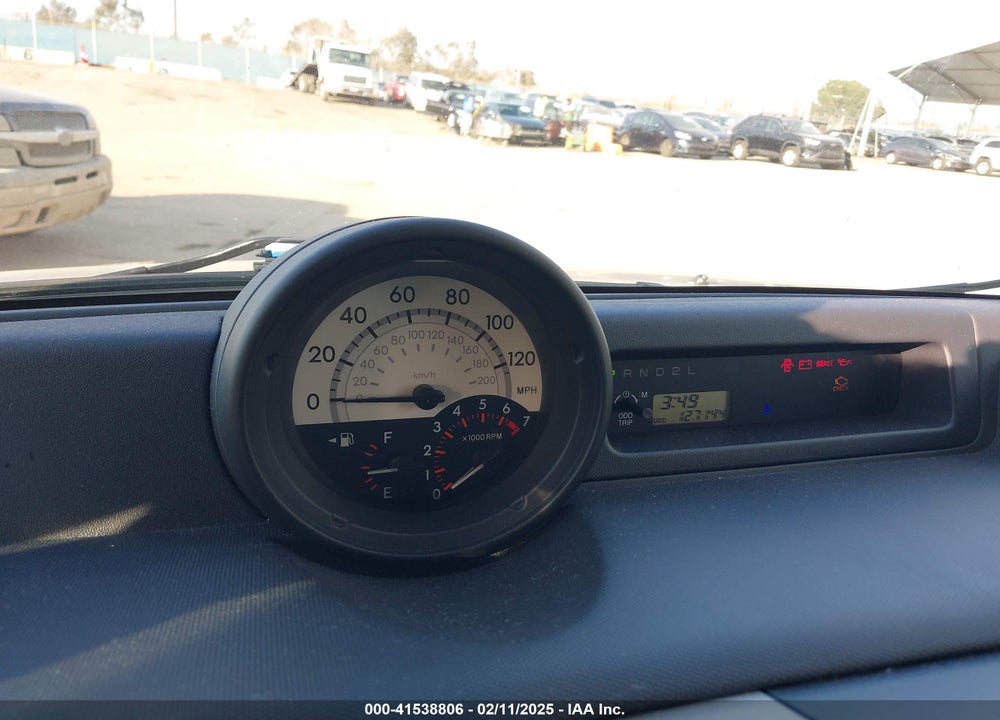 2005 SCION XB VIN: JTLKT324150175550