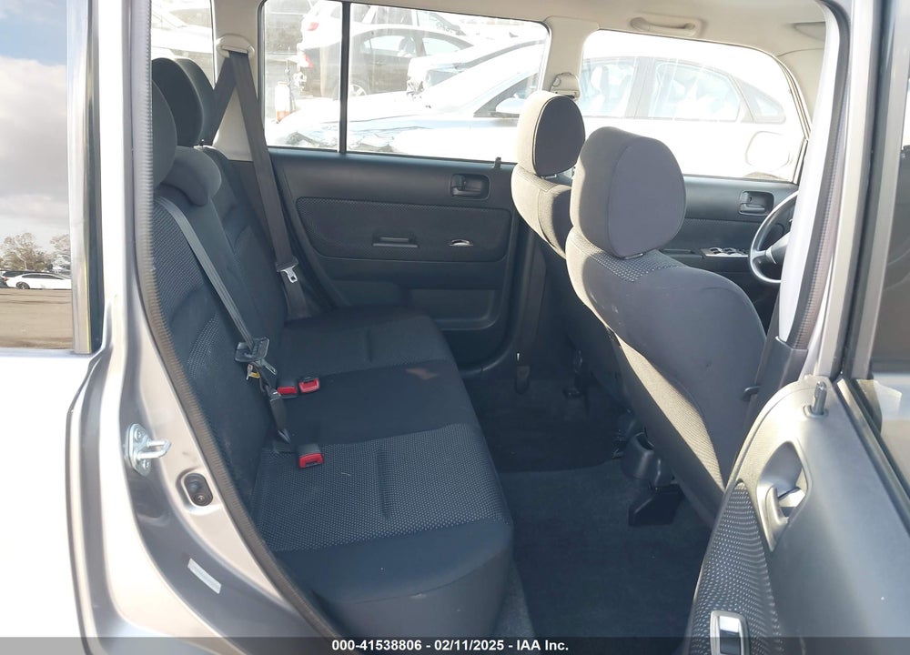 2005 SCION XB VIN: JTLKT324150175550