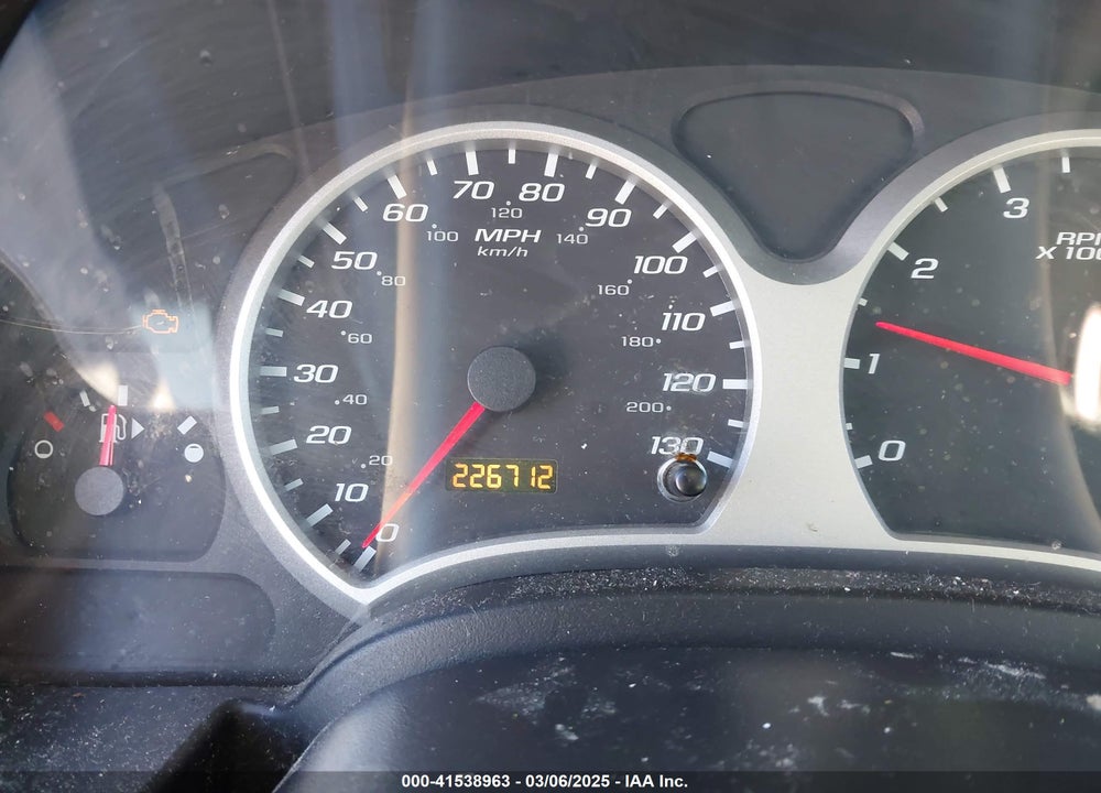 2005 CHEVROLET EQUINOX LT VIN: 2CNDL73F056061585