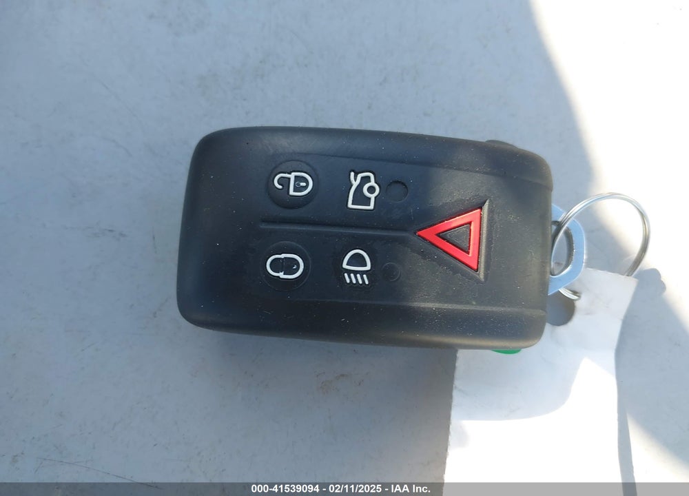 2011 JAGUAR XF VIN: SAJWA0FB4BLR98754