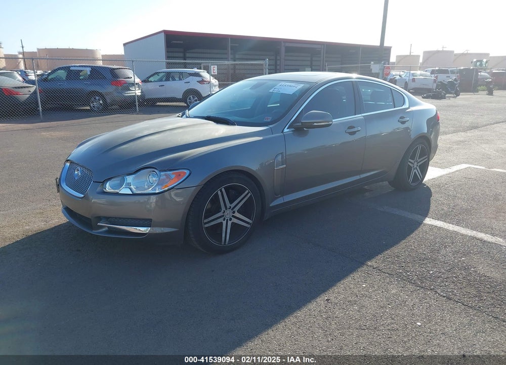 2011 JAGUAR XF VIN: SAJWA0FB4BLR98754