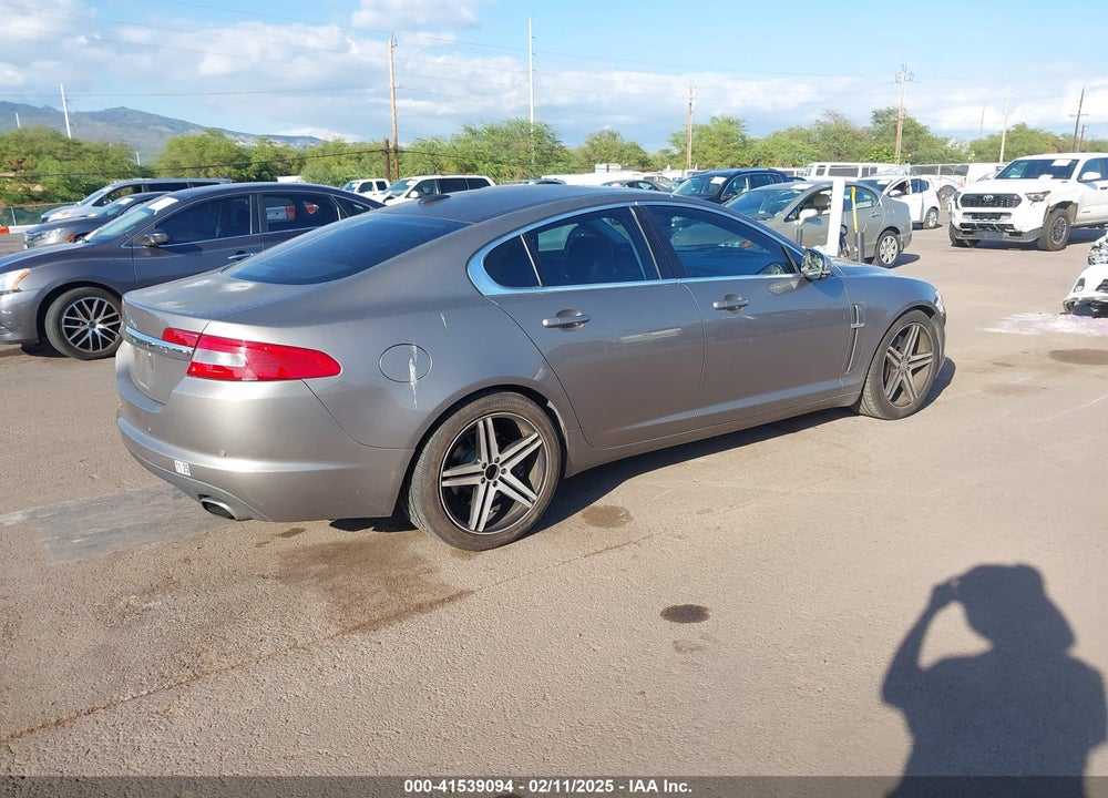 2011 JAGUAR XF VIN: SAJWA0FB4BLR98754