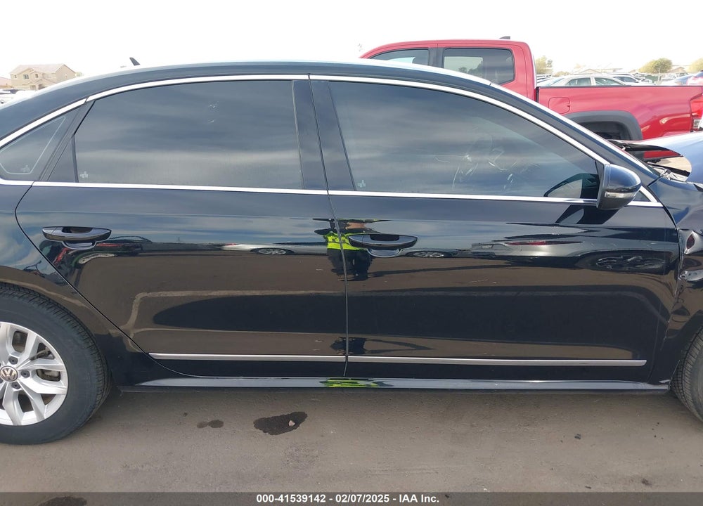 2016 VOLKSWAGEN PASSAT VIN: 1VWAT7A38GC042709