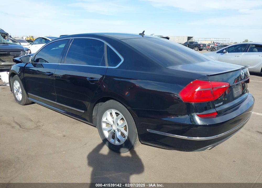 2016 VOLKSWAGEN PASSAT VIN: 1VWAT7A38GC042709