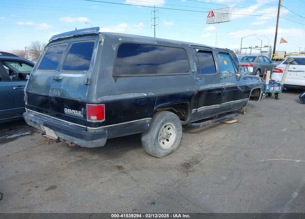 1990 CHEVROLET SUBURBAN V1500 VIN: 1GNEV16K1LF136023