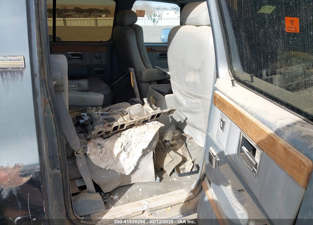 1990 CHEVROLET SUBURBAN V1500 VIN: 1GNEV16K1LF136023