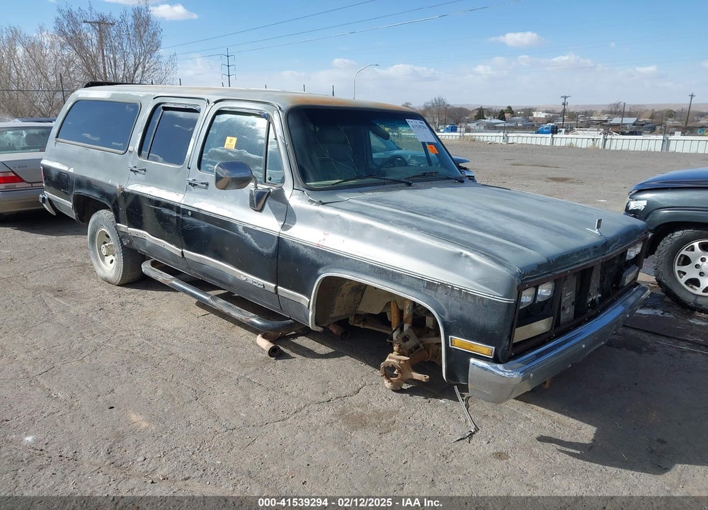 1990 CHEVROLET SUBURBAN V1500 VIN: 1GNEV16K1LF136023
