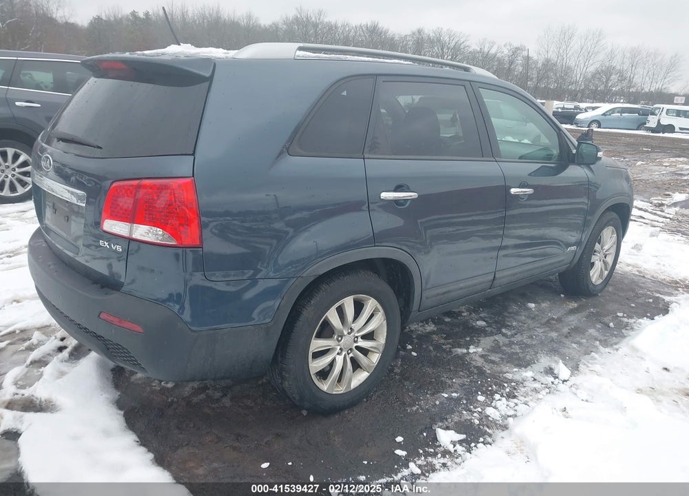 2011 KIA SORENTO EX V6 VIN: 5XYKUDA22BG042865