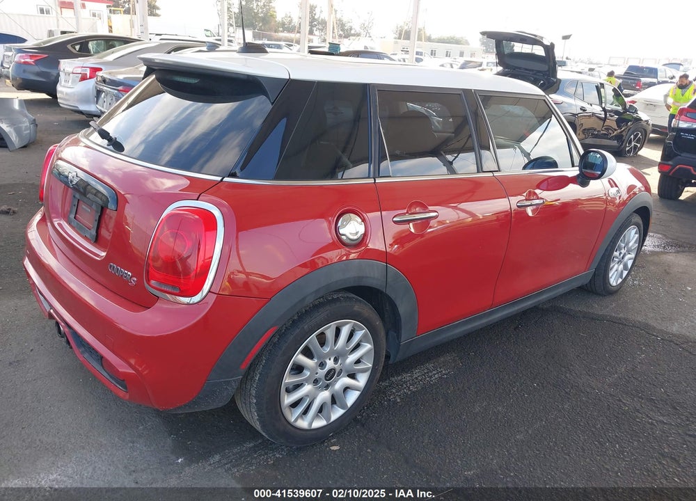 2016 MINI COOPER VIN: WMWXU3C5XG2D28360