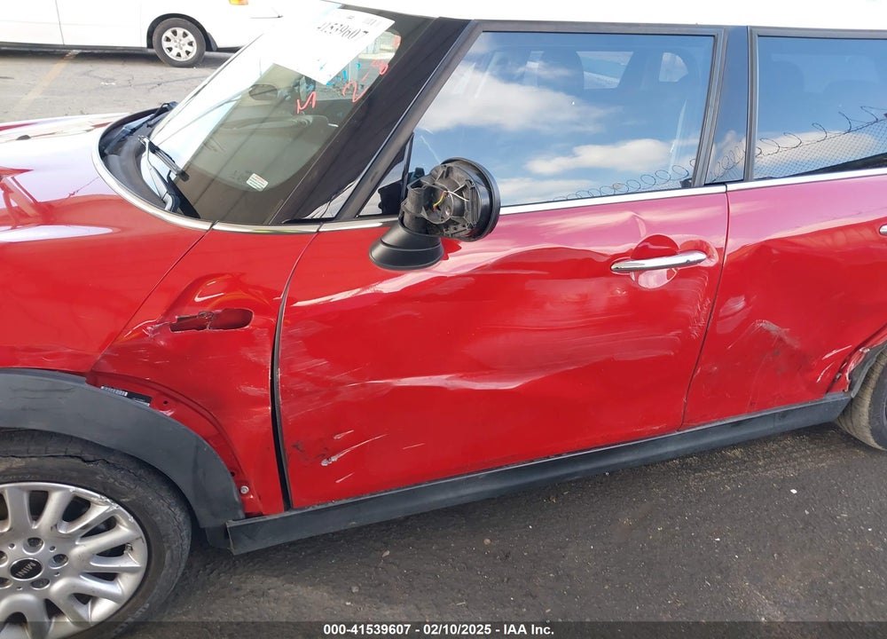 2016 MINI COOPER VIN: WMWXU3C5XG2D28360