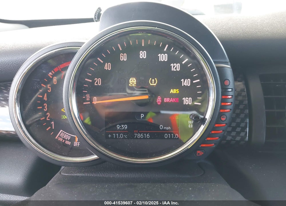 2016 MINI COOPER VIN: WMWXU3C5XG2D28360