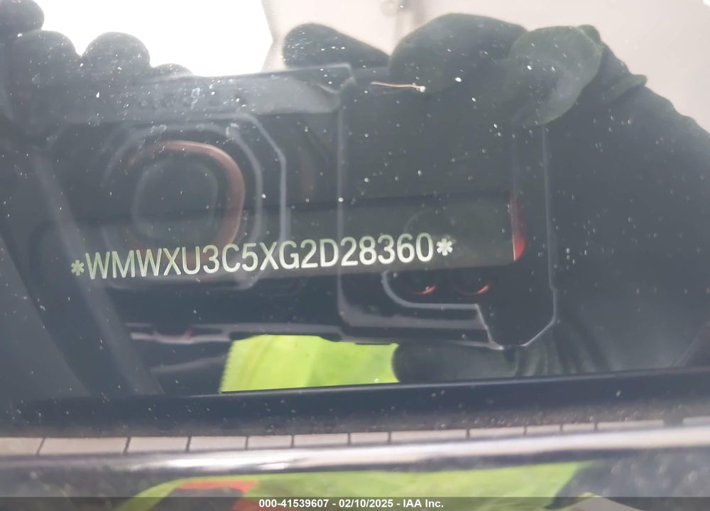 2016 MINI COOPER VIN: WMWXU3C5XG2D28360