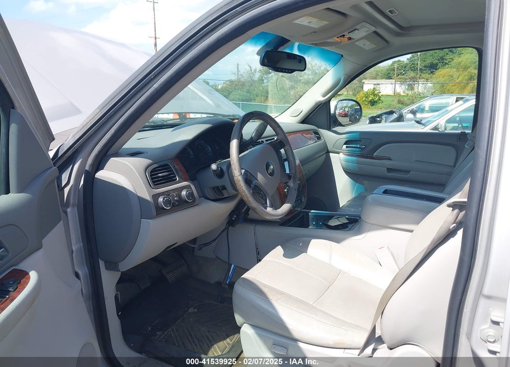 2007 CHEVROLET SUBURBAN 1500 LT VIN: 1GNFK16327J371622