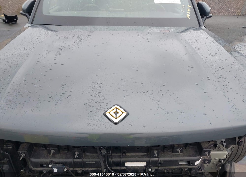 2022 RIVIAN R1T VIN: 7FCTGAAA7NN016044