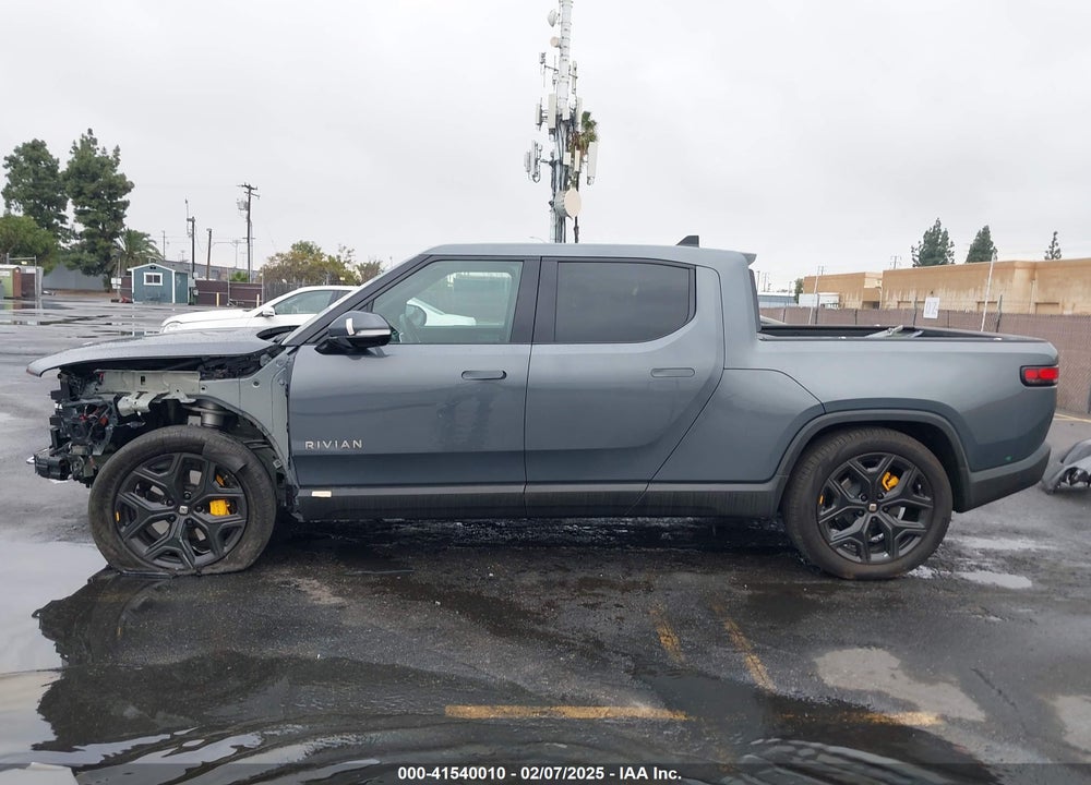 2022 RIVIAN R1T VIN: 7FCTGAAA7NN016044
