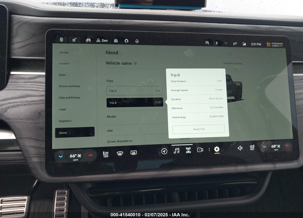 2022 RIVIAN R1T VIN: 7FCTGAAA7NN016044