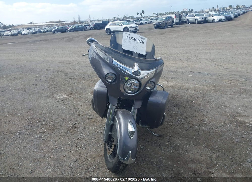 2016 INDIAN MOTORCYCLE CO. ROADMASTER VIN: 56KTRAAA3G3335417