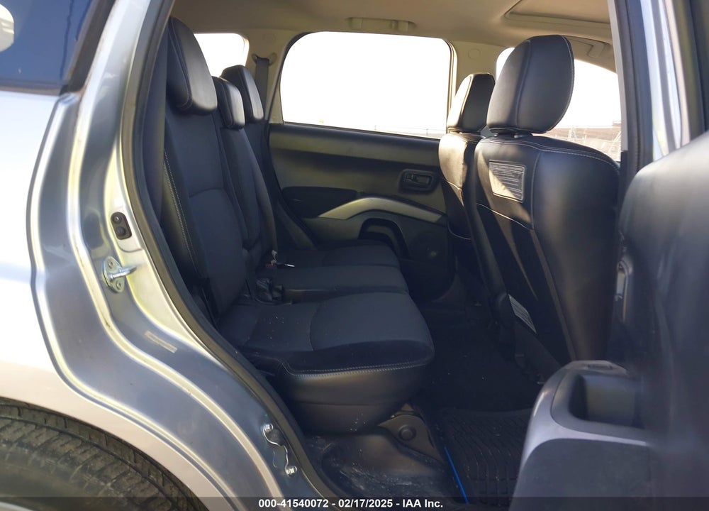 2008 MITSUBISHI OUTLANDER SE VIN: JA4LS31W38Z014536