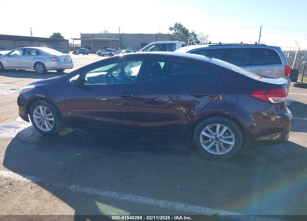 2017 KIA FORTE VIN: 3KPFL4A72HE047618
