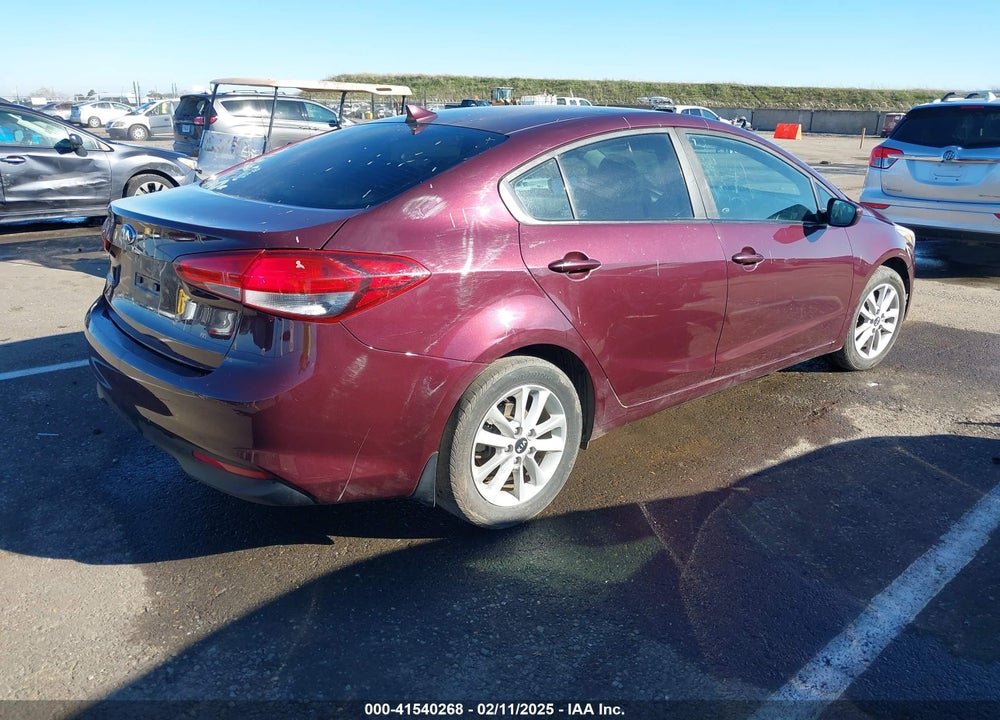 2017 KIA FORTE VIN: 3KPFL4A72HE047618