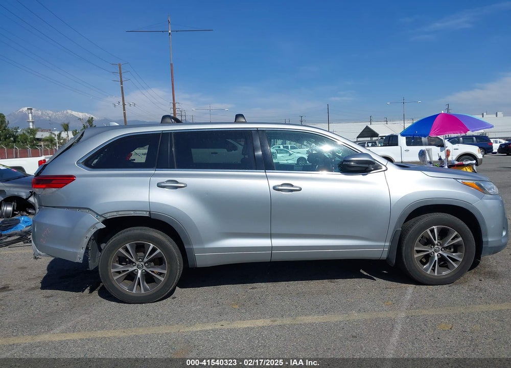 2018 TOYOTA HIGHLANDER LE PLUS VIN: 5TDBZRFH2JS838268