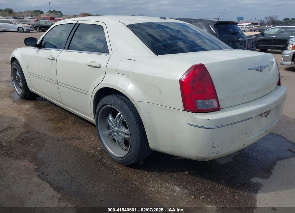 2007 CHRYSLER 300 TOURING VIN: 2C3KA53G77H726475