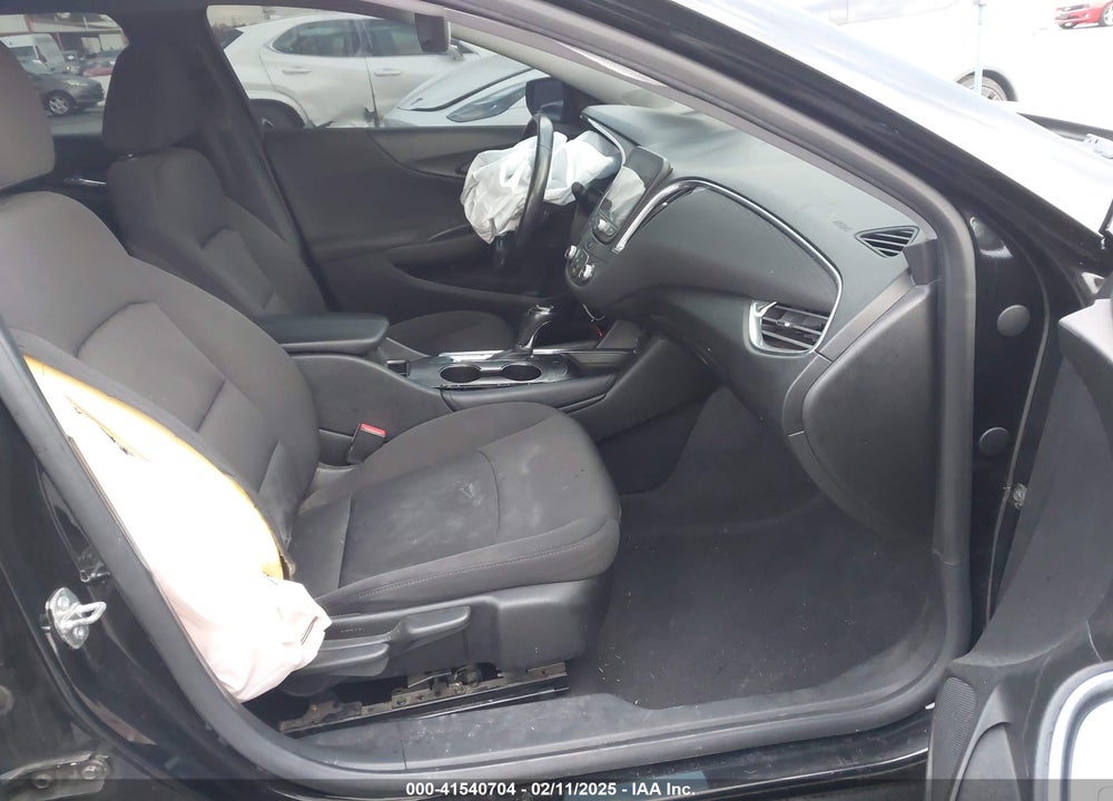 2018 CHEVROLET MALIBU VIN: 1G1ZD5ST1JF290630