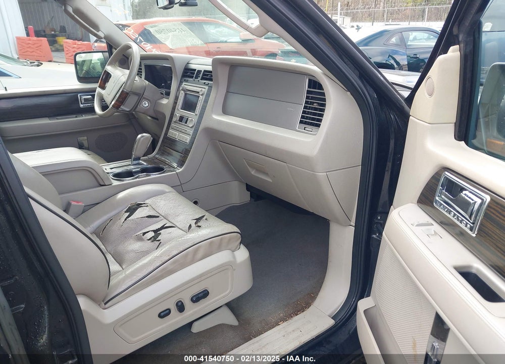 2007 LINCOLN NAVIGATOR ULTIMATE VIN: 5LMFU27597LJ10428
