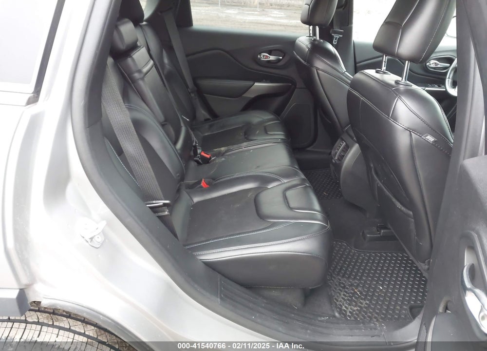 2019 JEEP CHEROKEE VIN: 1C4PJMLB3KD391611