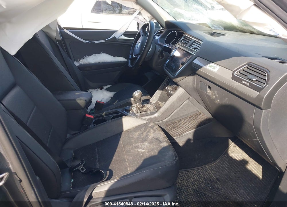 2019 VOLKSWAGEN TIGUAN VIN: 3VV2B7AX8KM187206