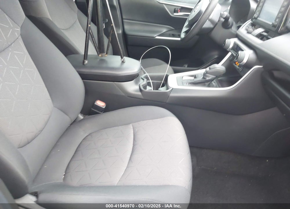 2019 TOYOTA RAV4 XLE VIN: 2T3W1RFV4KC021738