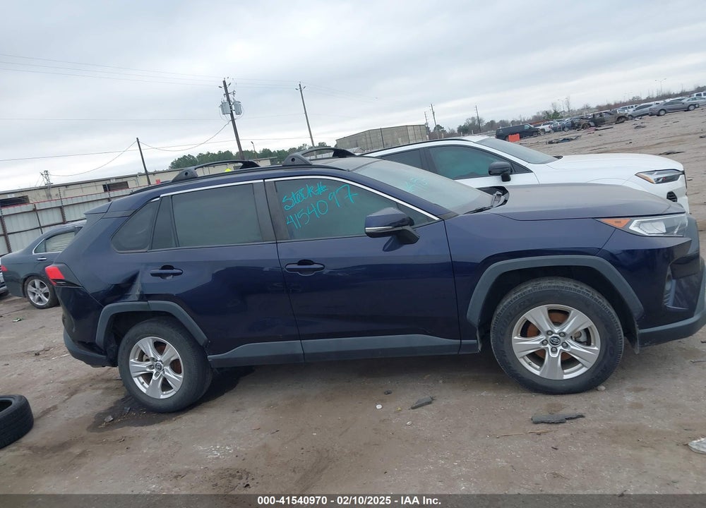 2019 TOYOTA RAV4 XLE VIN: 2T3W1RFV4KC021738