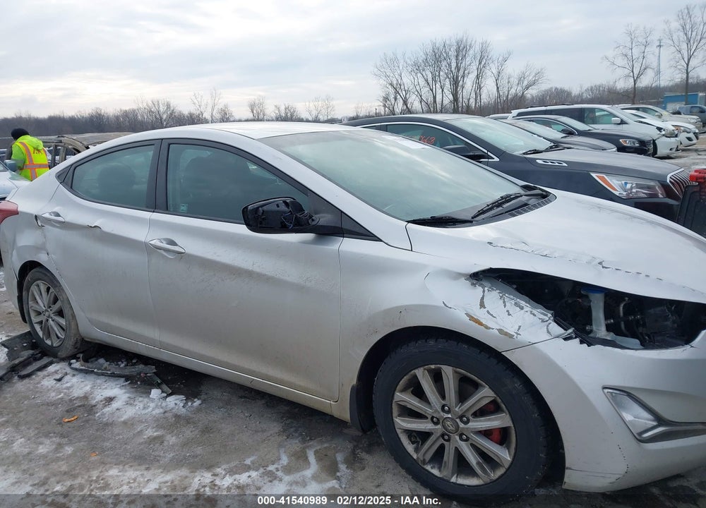 2016 HYUNDAI ELANTRA VIN: 5NPDH4AE9GH662121