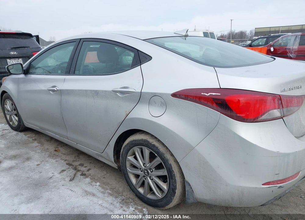 2016 HYUNDAI ELANTRA VIN: 5NPDH4AE9GH662121