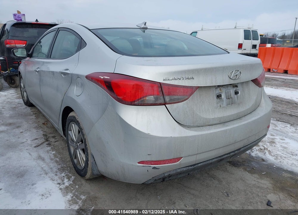 2016 HYUNDAI ELANTRA VIN: 5NPDH4AE9GH662121