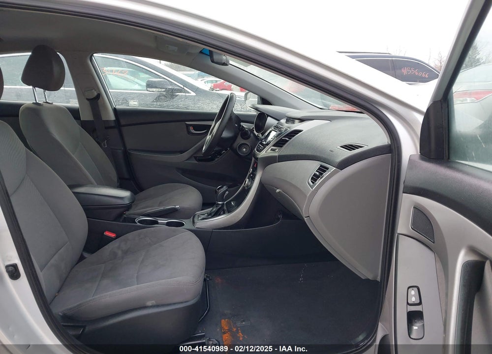 2016 HYUNDAI ELANTRA VIN: 5NPDH4AE9GH662121